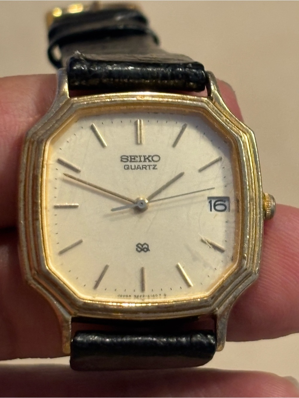 Vintage 1990 Seiko Gold-Tone Octagonal Case Watch with White Dial